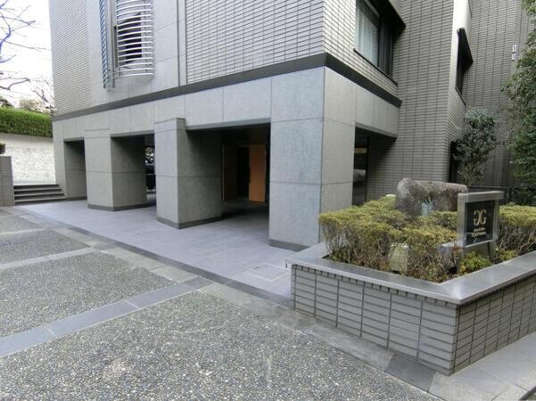 【ラ・アトレ恵比寿グランガーデン】エントランス