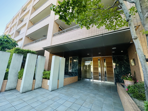 【ステイツ千里山西ヒルズコンチェルト】エントランス