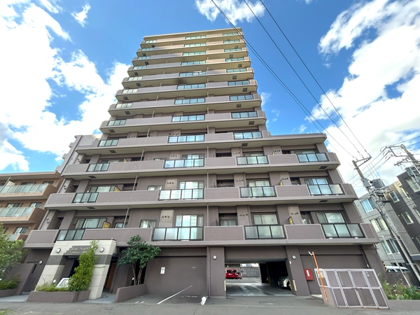 【リラハイツルネス北9条】外観 【リラハイツルネス北9条】外観