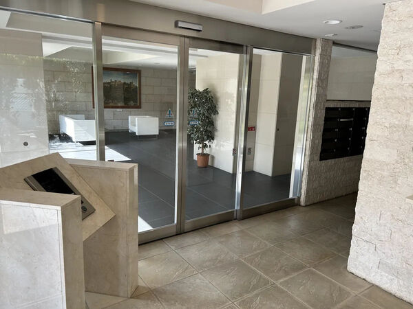 【コンファーレ上石神井パークフロント】エントランス 【コンファーレ上石神井パークフロント】エントランス