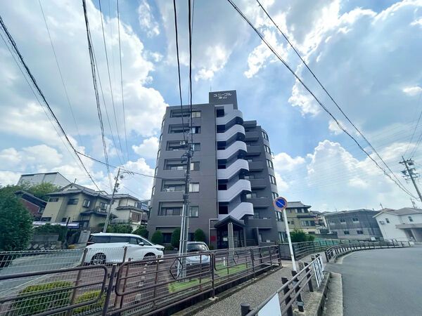 【ユニーブル漆山】外観