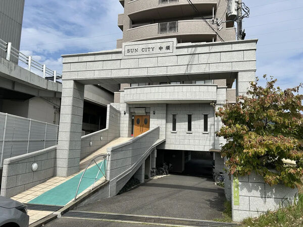 【サンシティ中須】エントランスアプローチ