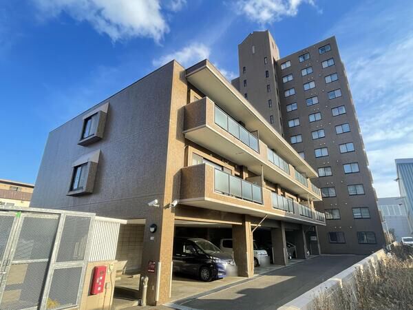 【ロイヤルシャトー福住西】外観