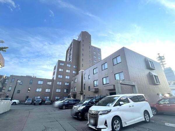 【ロイヤルシャトー福住西】外観 【ロイヤルシャトー福住西】外観