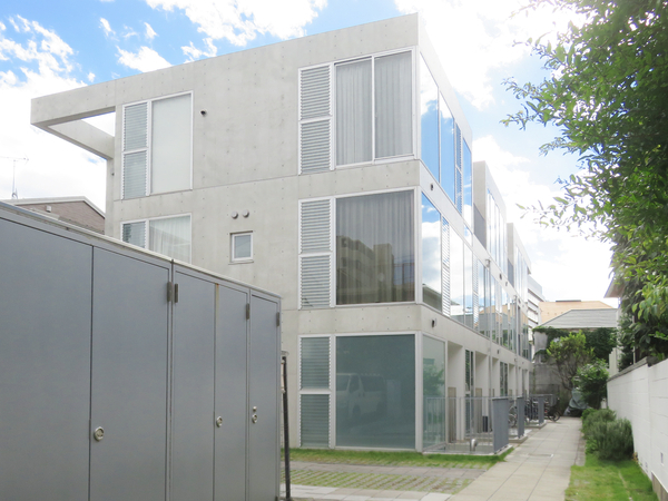 【駒沢公園テラスハウス】外観