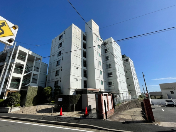 【山手町コーポラスA棟】外観