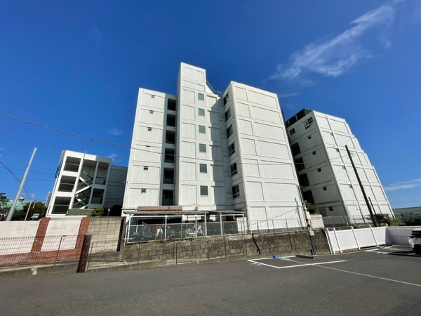 【山手町コーポラスA棟】外観