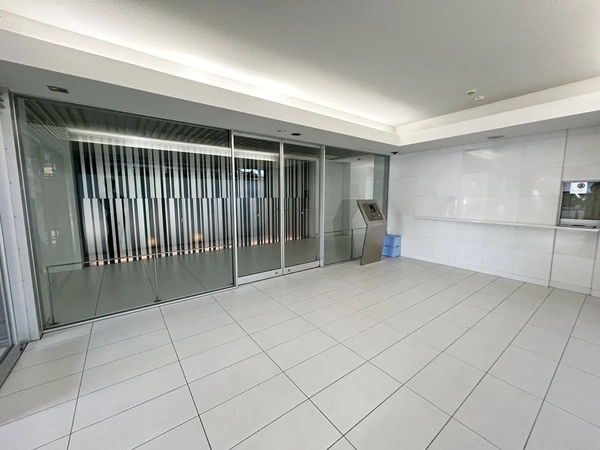 【プラウド本郷】エントランス