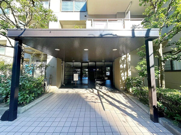 【オークヒルズ香里】エントランス