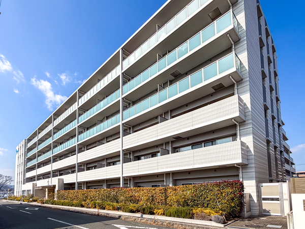 【プレサンスロジェ大津瀬田レイクフロント】外観