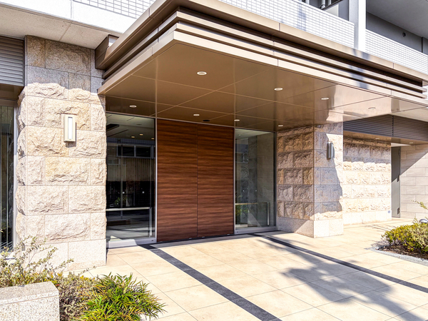 【プレサンスロジェ大津瀬田レイクフロント】エントランス 【プレサンスロジェ大津瀬田レイクフロント】エントランス