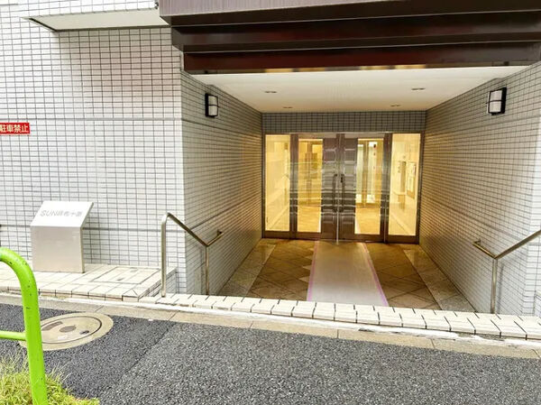 【サン麻布十番】エントランスアプローチ