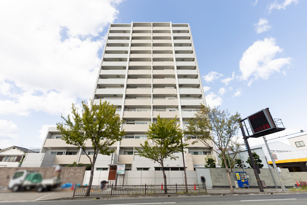 【コスモ江坂ロイヤルフォルム】外観