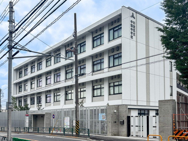 中瀬中学校まで約1400m(徒歩18分) 中瀬中学校まで約1400m(徒歩18分)
