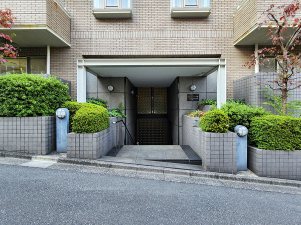 【クレスト南麻布】エントランス