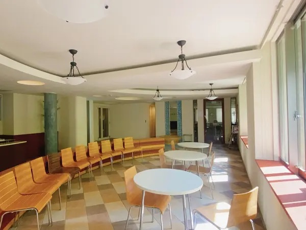 1階セリュックスラウンジ