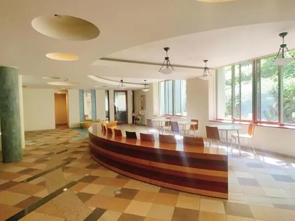 1階セリュックスラウンジ