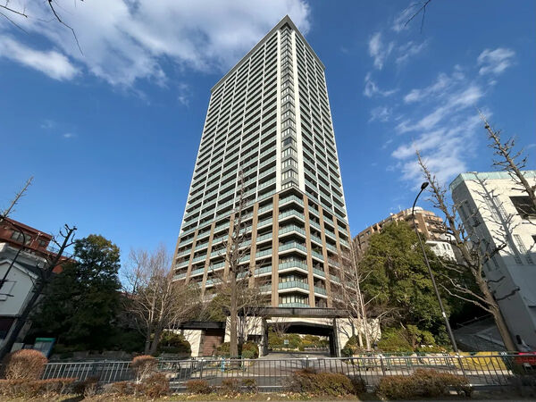 【グランドメゾン白金の杜ザ・タワー】外観1（総戸数３３４戸の大規模タワーレジデンス）