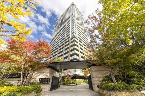 【グランドメゾン白金の杜ザ・タワー】外観2