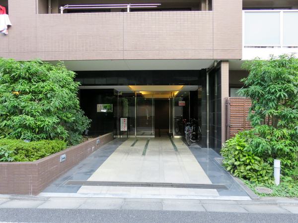 【センチュリー千歳烏山】エントランス