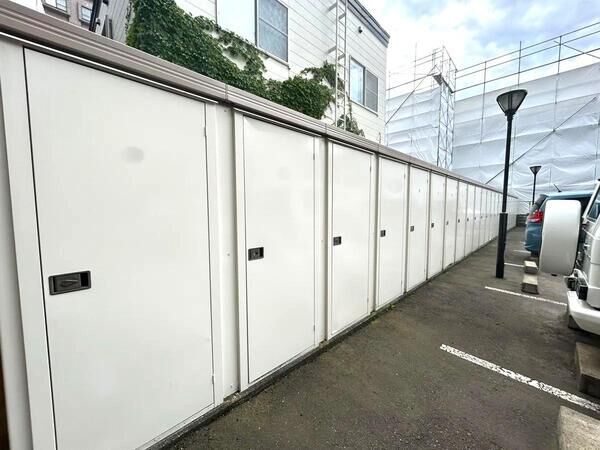 【リブウェル南6条】共用部分（トランクルーム）