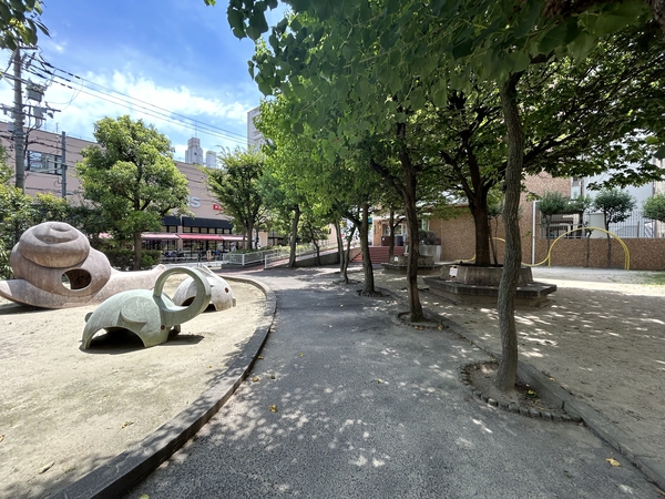 【コープ野村扇町】敷地内公園 【コープ野村扇町】敷地内公園