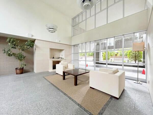 【パークホームズ知事公館】エントランス１