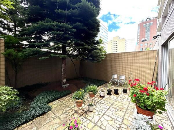 【パークホームズ知事公館】共用部分(中庭-パティオ) 【パークホームズ知事公館】共用部分(中庭-パティオ)