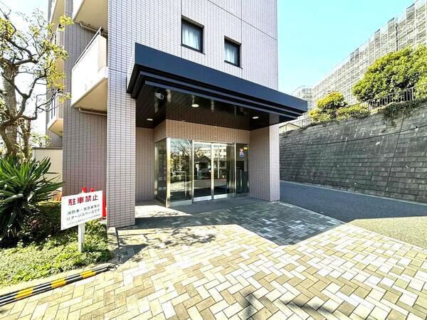 【ハイホーム稲毛チェリーヒルズ】エントランス1