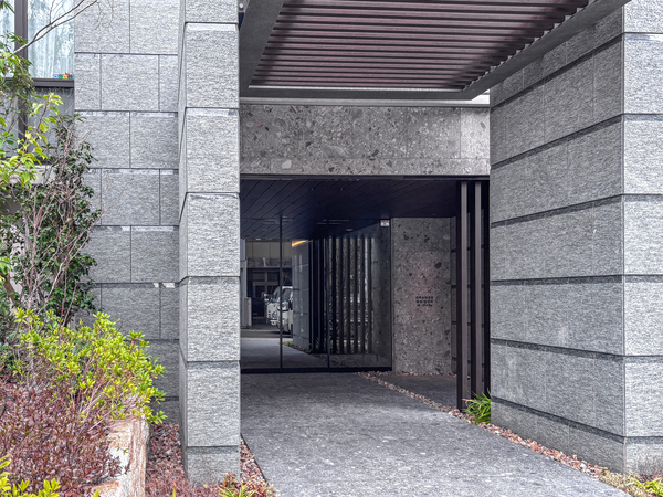 【グランドメゾン上町一丁目レジデンス】エントランス