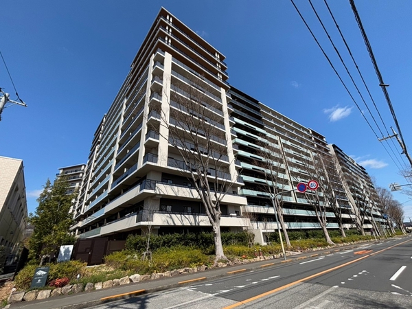 【プラウドシティ豊田多摩平の森A棟】外観