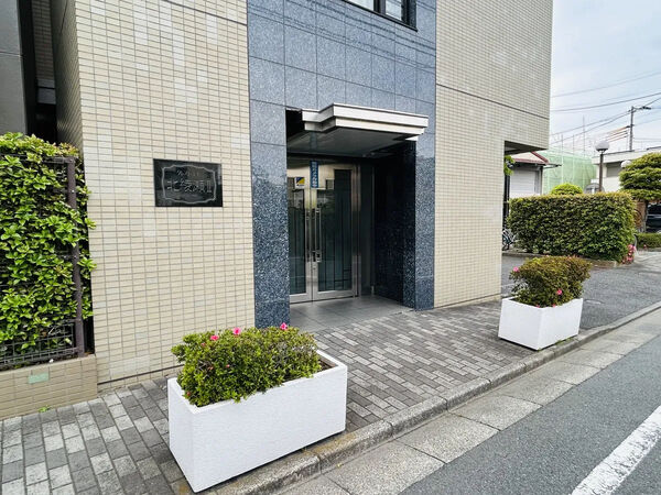 【クレストコート北綾瀬Ⅱ】エントランス