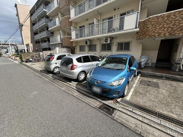 【コープ野村植竹】駐車場