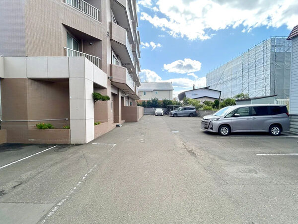 【ベガシティ美香保】駐車場 【ベガシティ美香保】駐車場