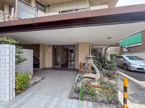 【ロワイヤル四条油小路】エントランス 【ロワイヤル四条油小路】エントランス