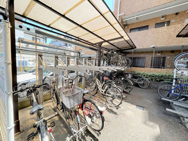 【ライオンズマンション平井】共用部分(駐輪場) 【ライオンズマンション平井】共用部分(駐輪場)