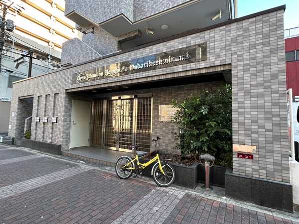 【ライオンズマンション横浜大通り公園南】エントランス 【ライオンズマンション横浜大通り公園南】エントランス