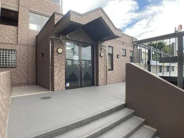 【ネオハイツ平針南】エントランス