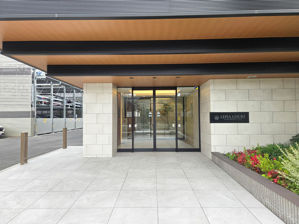 【ルピアコート越谷蒲生ブライトヴィラ】エントランス 【ルピアコート越谷蒲生ブライトヴィラ】エントランス