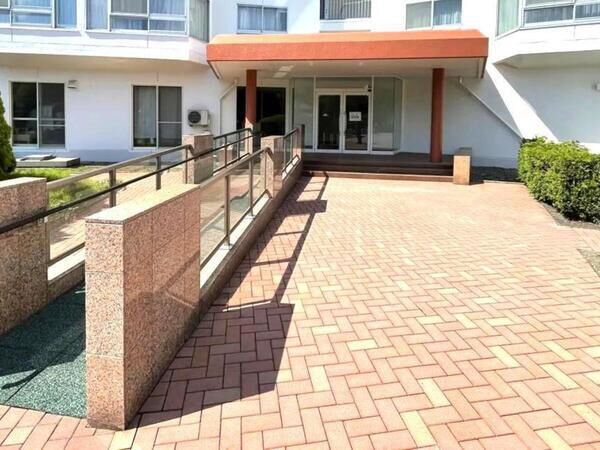 【宮の森グランドハイツ】エントランス 【宮の森グランドハイツ】エントランス