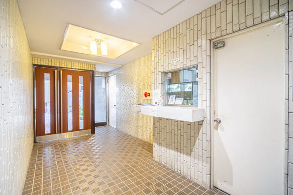 【グランドメゾン駒沢】エントランス