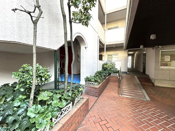 【赤坂ハウス】エントランス2 【赤坂ハウス】エントランス2