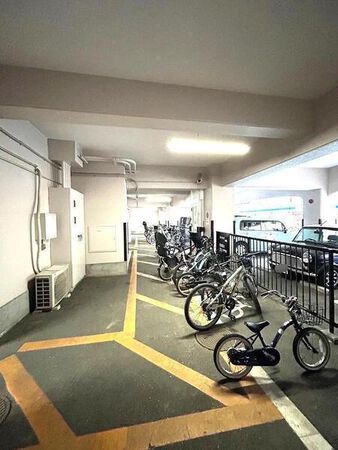 (駐輪場) (駐輪場)