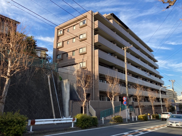【日神パレステージ弘明寺】外観