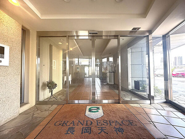 【グランエスパス長岡天神】エントランス 【グランエスパス長岡天神】エントランス