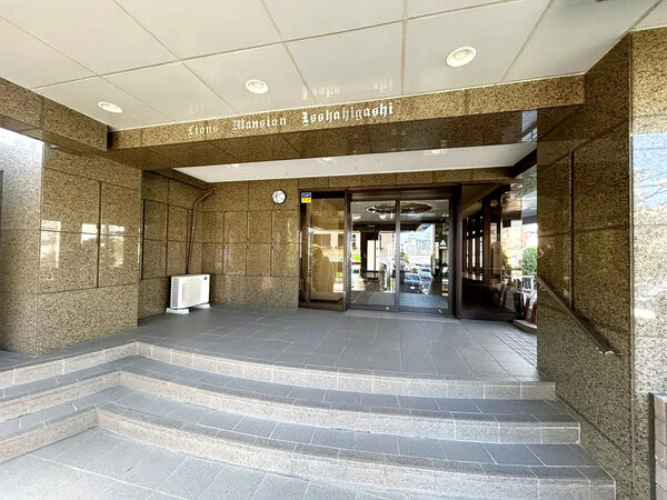 【ライオンズマンション一社東】エントランス