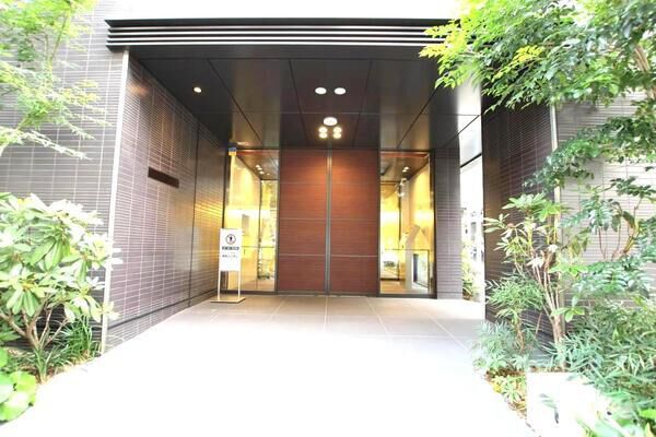 【インプレスト東京八丁堀ル・サンク】エントランスアルコープ1