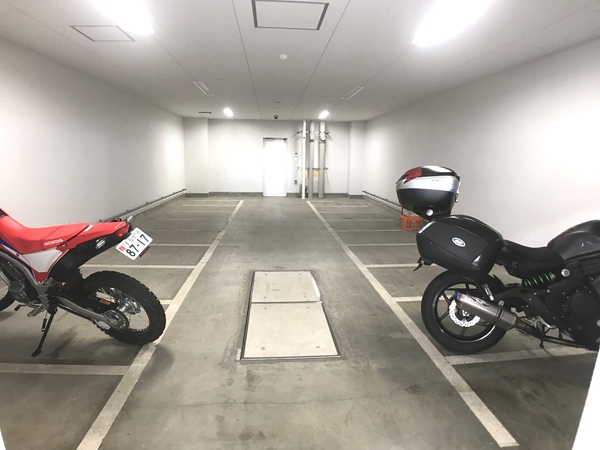 【プレシスあすと長町】バイク置場 【プレシスあすと長町】バイク置場