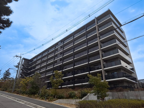 【ジオ北千里藤白台】外観