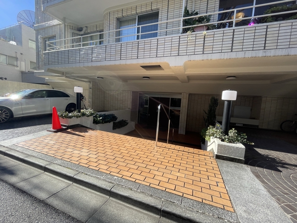 ファミリオン元麻布 3枚目 ファミリオン元麻布